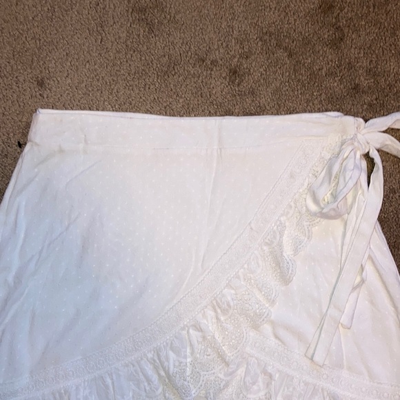 NWT Allie Rose white asymmetrical wrap skirt w/ embroidered/lace details, Large - Picture 4 of 13